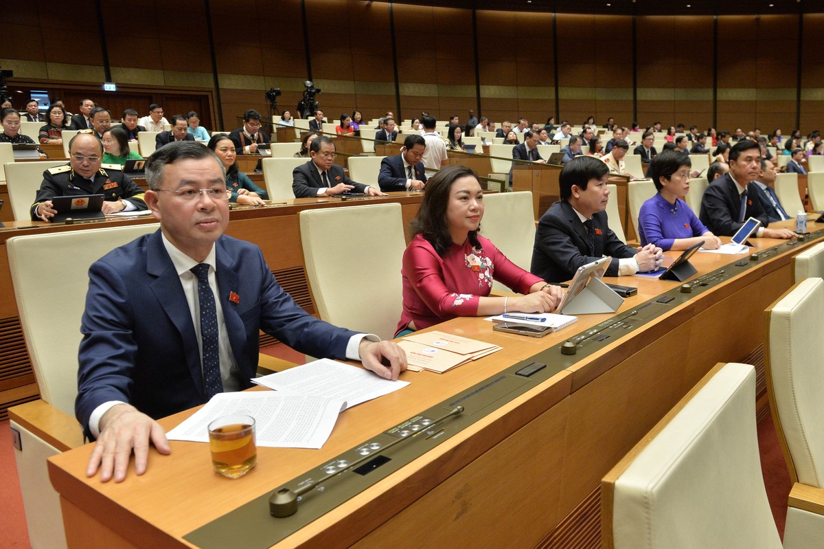 Quốc hội trước giờ bấm nút thông qua Nghị quyết giám sát chuyên đề việc thực hiện Nghị quyết 43 về Chương trình phục hồi và phát triển Quốc hội trước giờ bấm nút thông qua Nghị quyết giám sát chuyên đề việc thực hiện Nghị quyết 43 về Chương trình phục hồi và phát triển