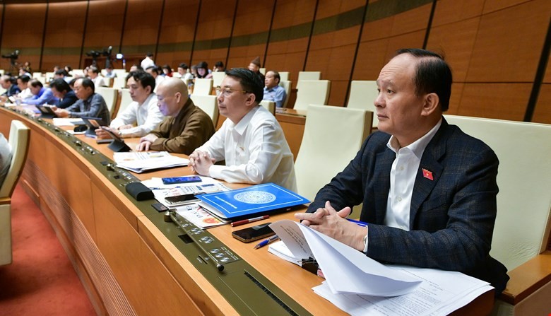 Sáng 7/11, Quốc hội thảo luận ở Hội trường về dự án Luật sửa đổi, bổ sung 7 luật về tài chính, trong đó có Luật Chứng khoán Sáng 7/11, Quốc hội thảo luận ở Hội trường về dự án Luật sửa đổi, bổ sung 7 luật về tài chính, trong đó có Luật Chứng khoán