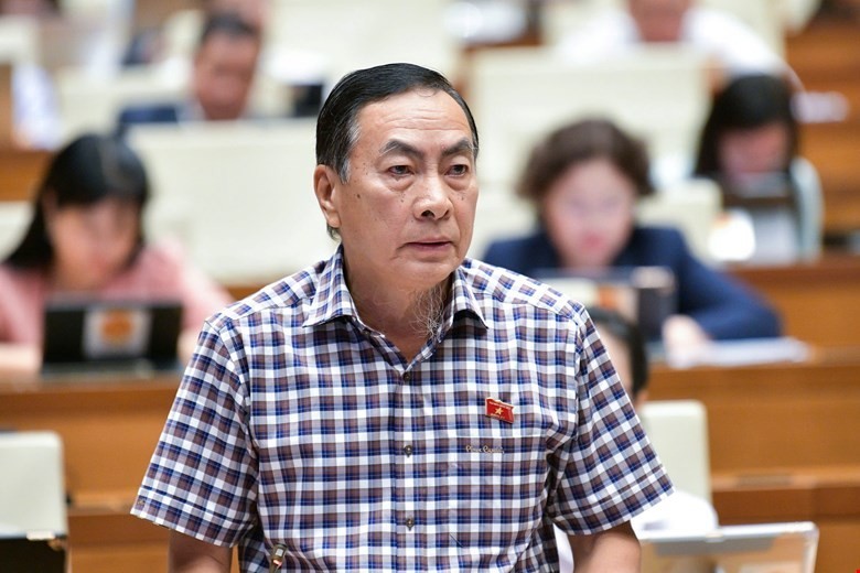 Đại biểu Phạm Văn Hòa (đoàn Đồng Tháp) Đại biểu Phạm Văn Hòa (đoàn Đồng Tháp)