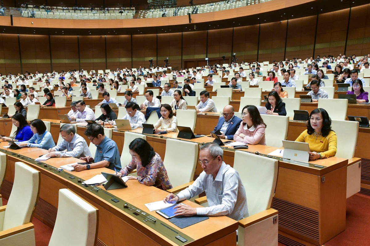 Quốc hội nghe Bộ trưởng Bộ TTTT Nguyễn Mạnh Hùng trả lời chất vấn sáng 12/11 Quốc hội nghe Bộ trưởng Bộ TTTT Nguyễn Mạnh Hùng trả lời chất vấn sáng 12/11