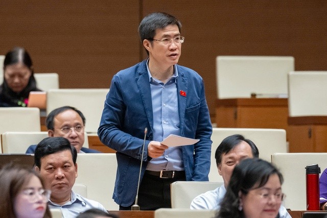 Đại biểu Hoàng Minh Hiếu (đoàn Nghệ An)