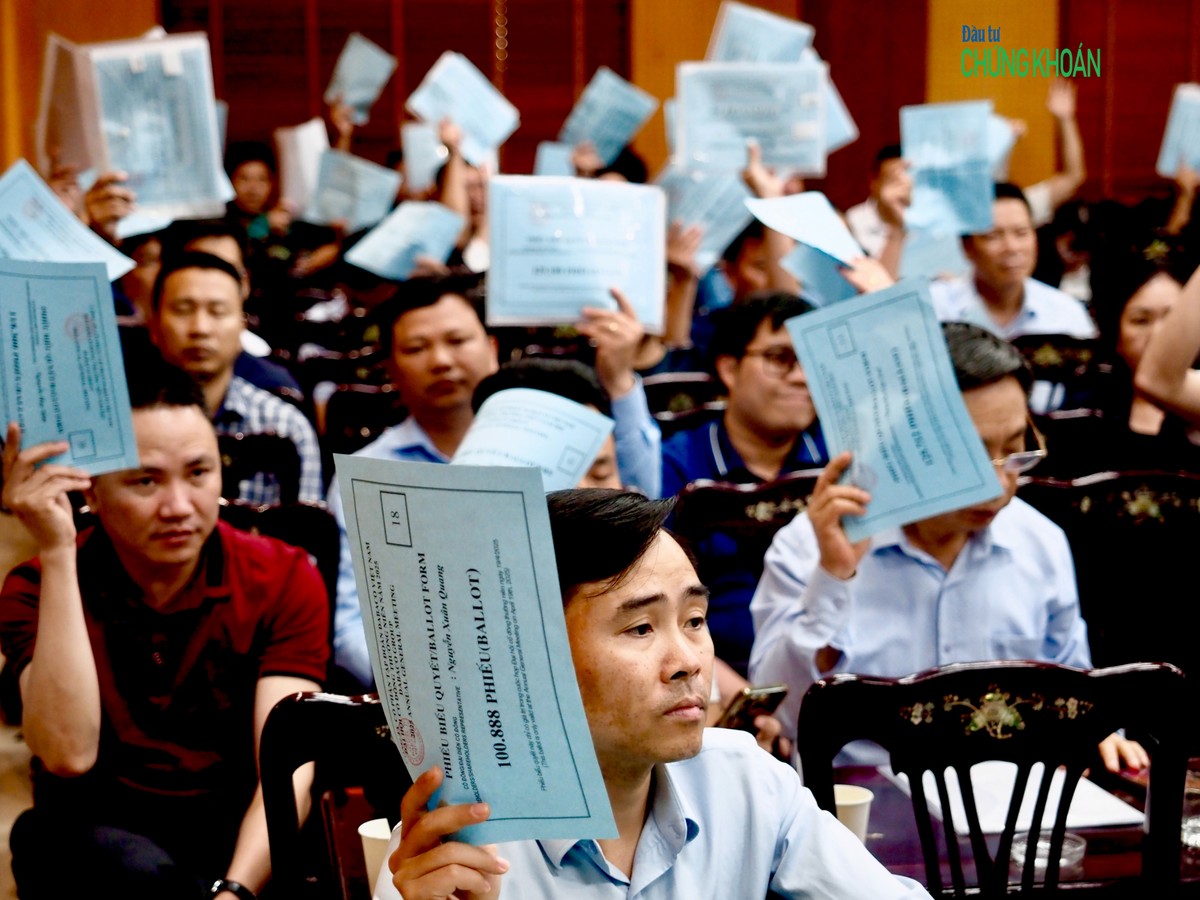 Kết thúc đại hội, tất cả các tờ trình của DBC đã được cổ đông thông qua , bao gồm bầu hội đồng quản trị với 11 thành viên và Ban kiểm soát 3 thành viên (Ảnh: H.Y)