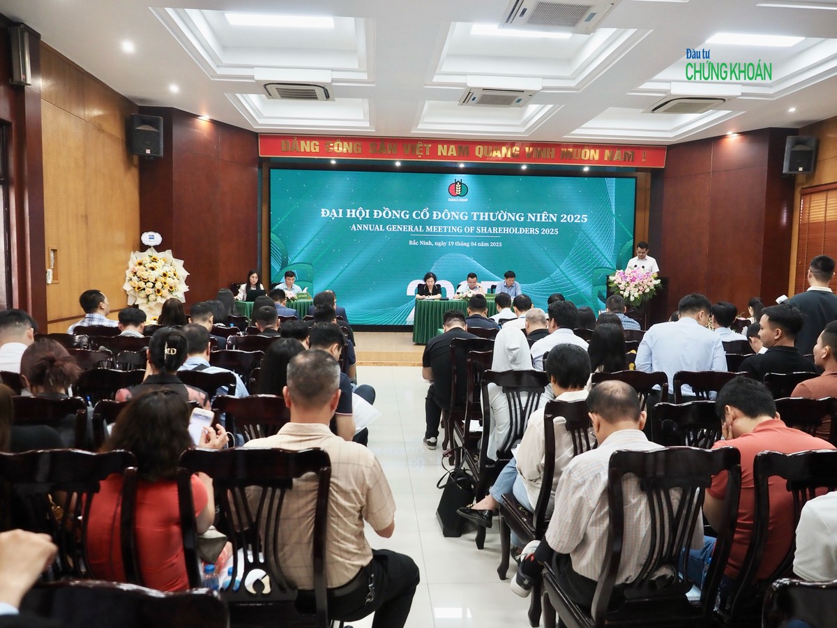 Vào 9h45&apos; sáng 19/4, ĐHĐCĐ 2025 của Dabaco đã triệu tập được 168 cổ đông trực tiếp tham dự, đại diện cho tổng số 468 cổ đông tham gia, chiếm 53,7% số cổ đông có quyền biểu quyết.