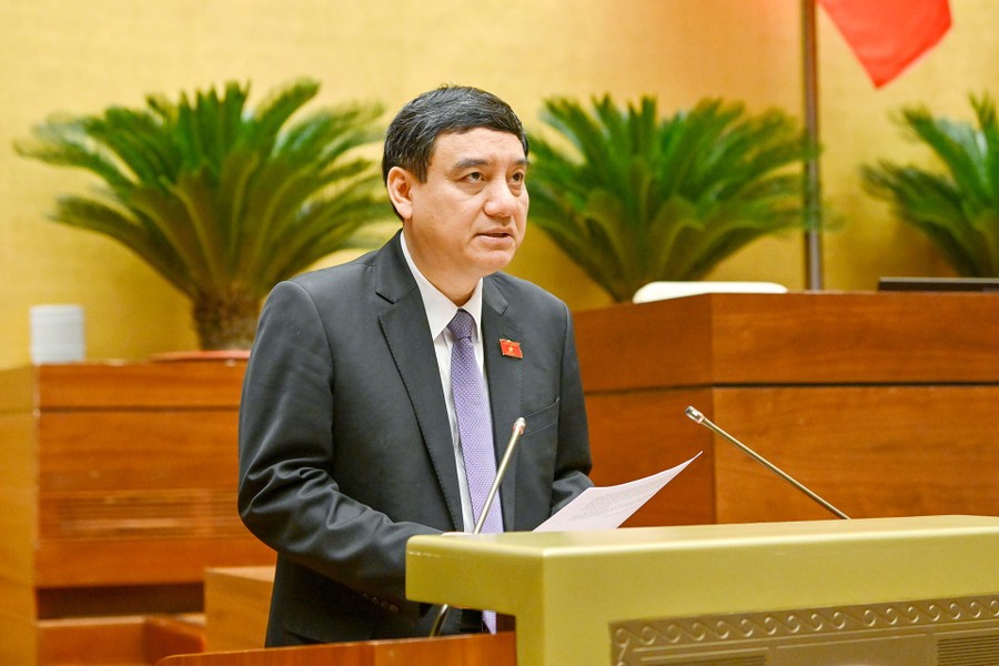 Chủ nhiệm Uỷ ban Văn hóa và Xã hội Nguyễn Đắc Vinh trình bày trước Quốc hội sáng 22/10 Chủ nhiệm Uỷ ban Văn hóa và Xã hội Nguyễn Đắc Vinh trình bày trước Quốc hội sáng 22/10