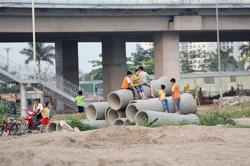 Hà Nội: Người dân bỏ hoang nhà vì mặt đường bỗng dưng cao hơn cả mét ảnh 11