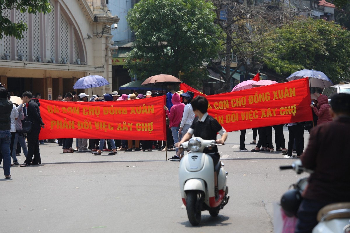 Tiểu thương chợ Đồng Xuân phản đổi kế hoạch xây mới chợ ảnh 4