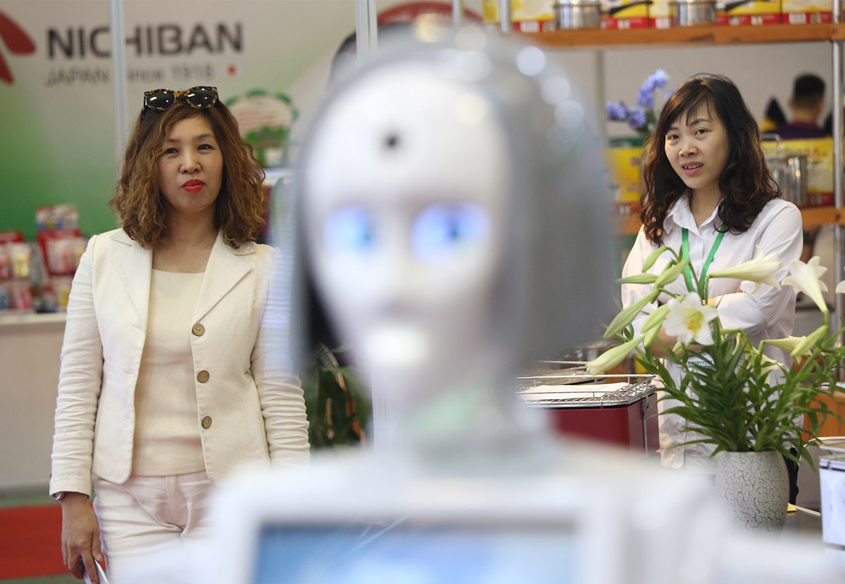 Cận cảnh nhan sắc “cô gái” robot tại Việt Nam Expo 2018 ảnh 9