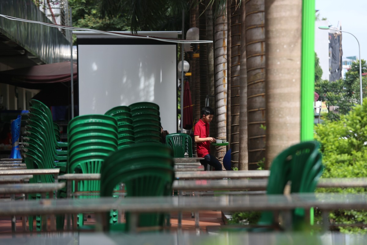 Mặc cưỡng chế, hàng quán vẫn yên tâm kinh doanh trên đất vàng Phan Kế Bính ảnh 10