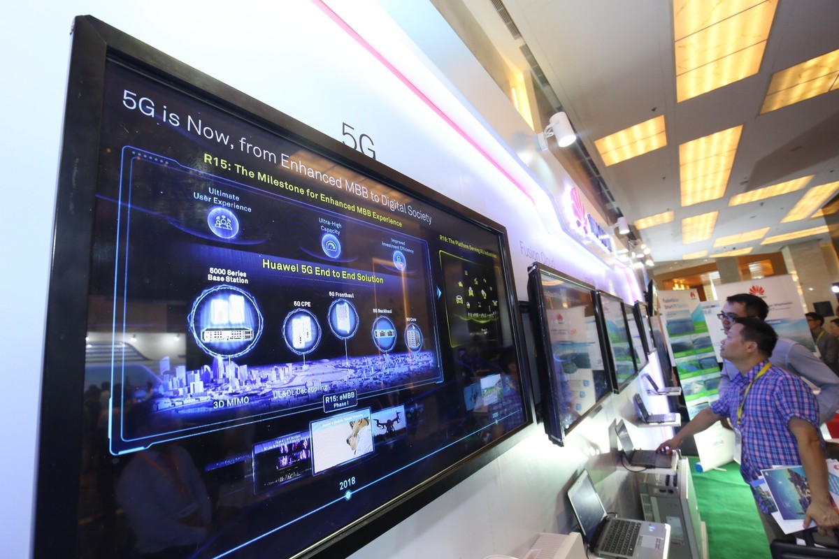 Vinfast, Bphone... trình diễn công nghệ vạn người mê tại triển lãm Quốc tế về Công nghiệp 4.0 ảnh 14