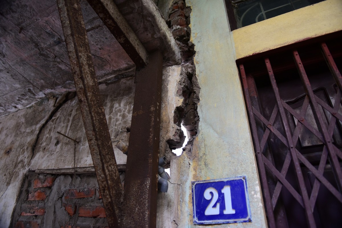 Hà Nội: Người dân sống thấp thỏm trong nhà bọc sắt ảnh 4