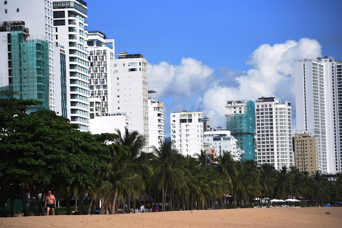 Rừng bê tông, cốt thép condotel quây biển Nha Trang  ảnh 1