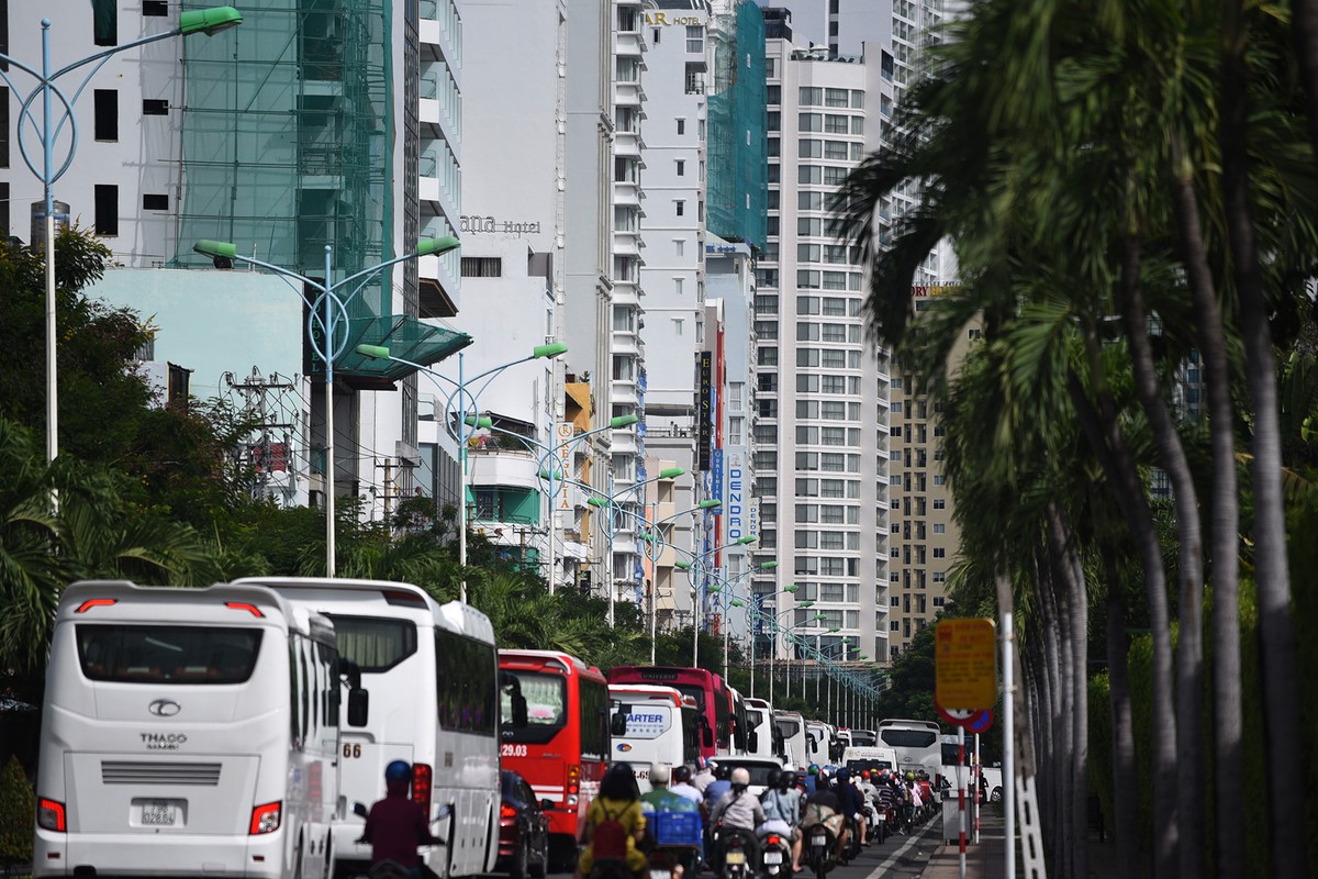 Rừng bê tông, cốt thép condotel quây biển Nha Trang  ảnh 4