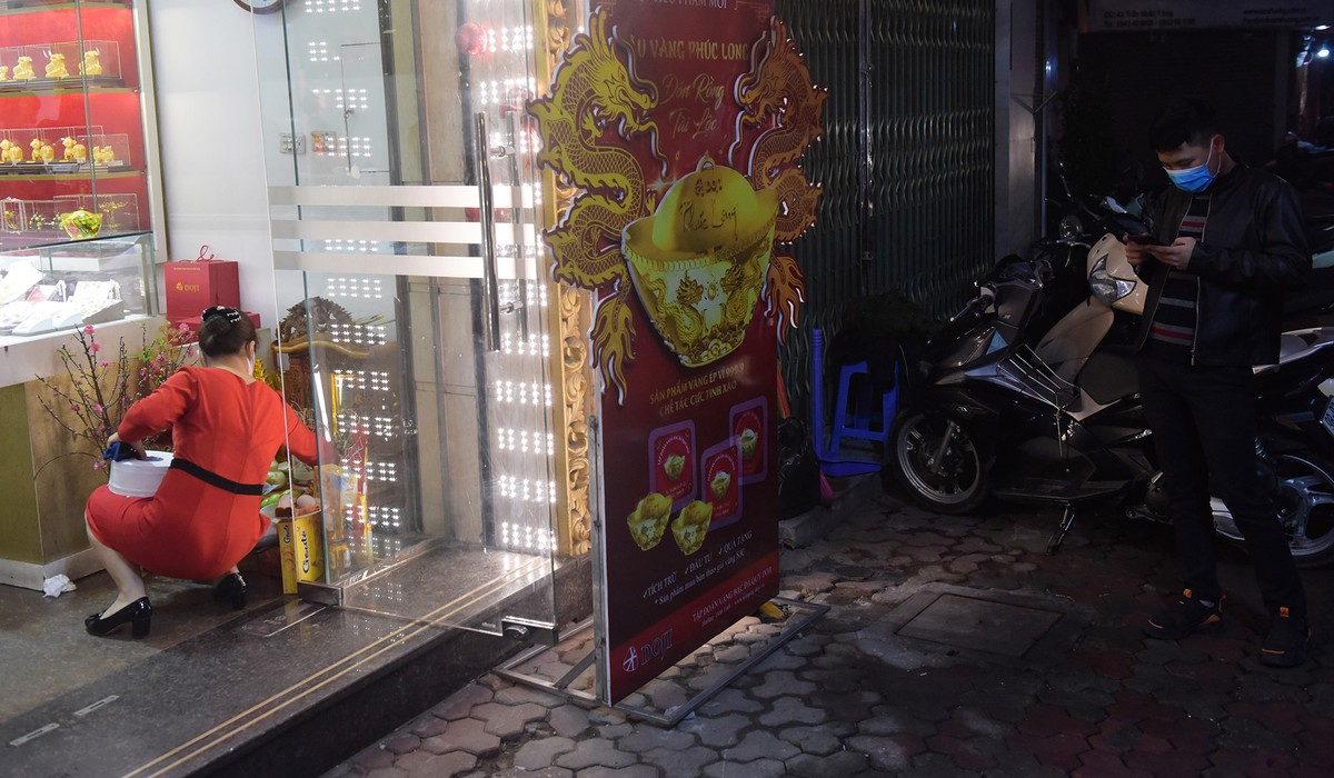 Virus Corona khiến cửa hàng vàng khác lạ trong ngày Thần Tài ảnh 5