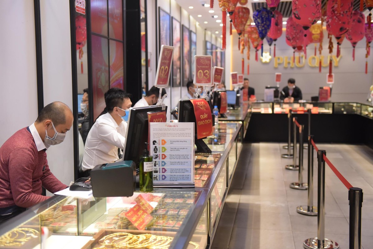 Virus Corona khiến cửa hàng vàng khác lạ trong ngày Thần Tài ảnh 8