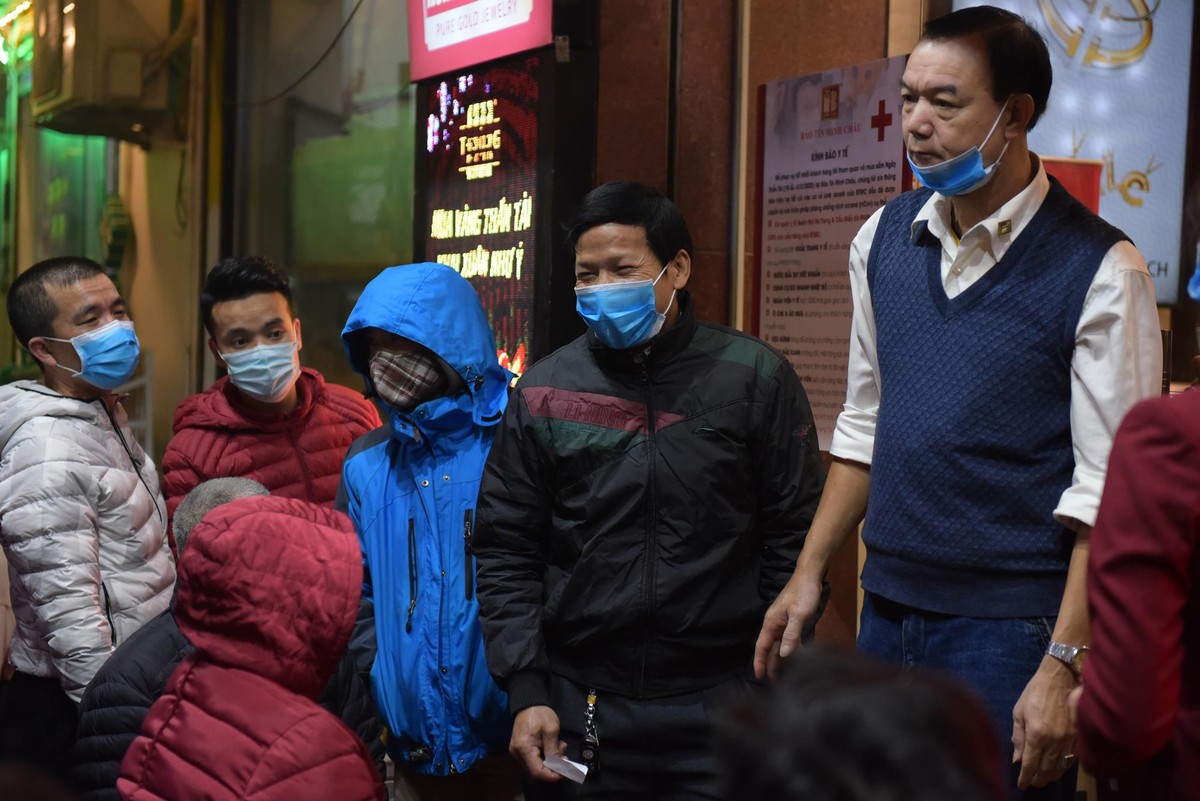 Virus Corona khiến cửa hàng vàng khác lạ trong ngày Thần Tài ảnh 6