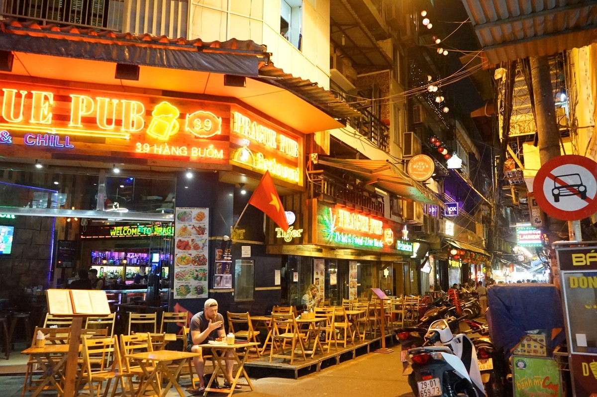 Cảnh các quán nhậu, nhà hàng được ví von là “toang” tại Hà Nội ảnh 9