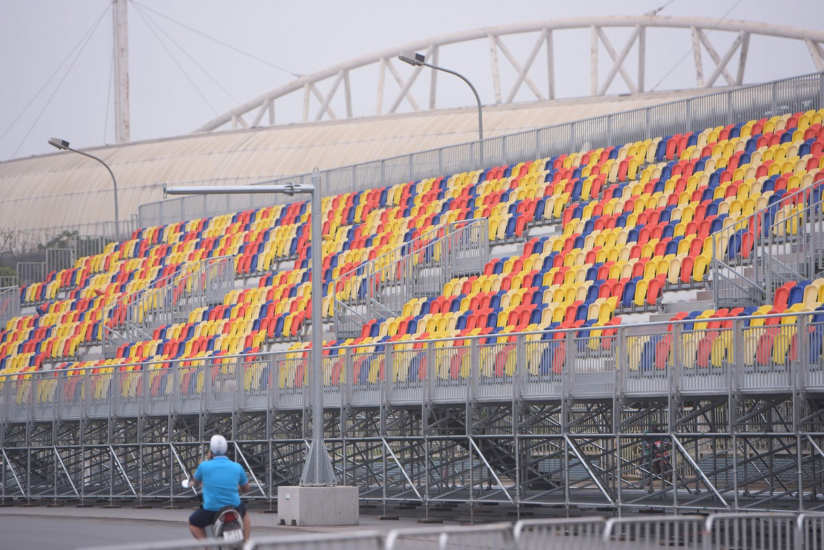 Cảnh tháo dỡ khán đài F1 chờ ngày tái khởi tranh ảnh 12
