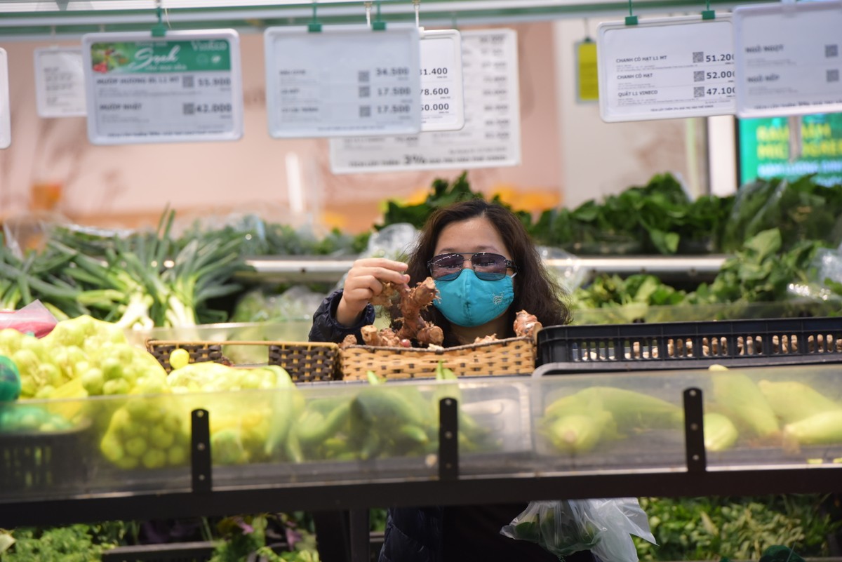 Hà Nội sau khuyến cáo hạn chế ra khỏi nhà, vẫn có quán cafe mở cửa ảnh 5