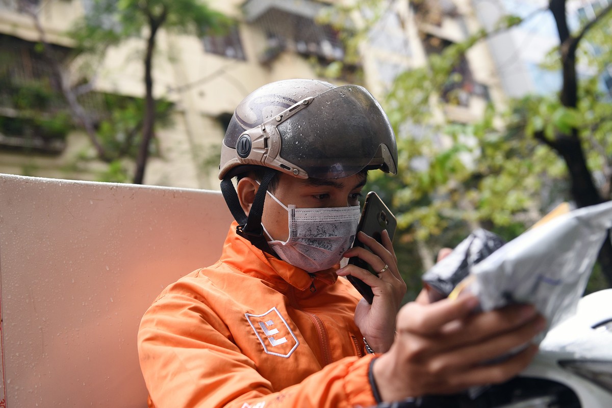 Shipper cháy đơn hàng trong ngày đầu Hà Nội xử phạt người ra đường không cần thiết ảnh 6