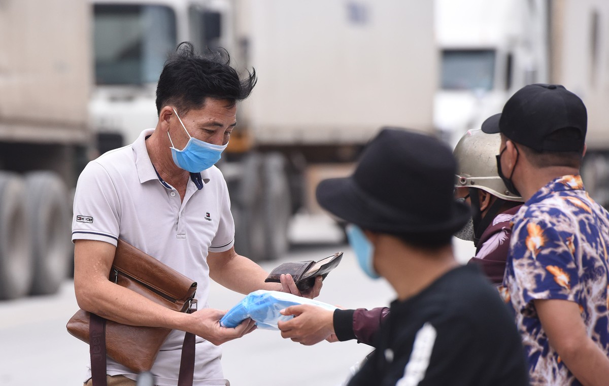 Nghề hot nhất Lạng Sơn: Lái xe chuyên trách tại cửa khẩu mùa dịch ảnh 7