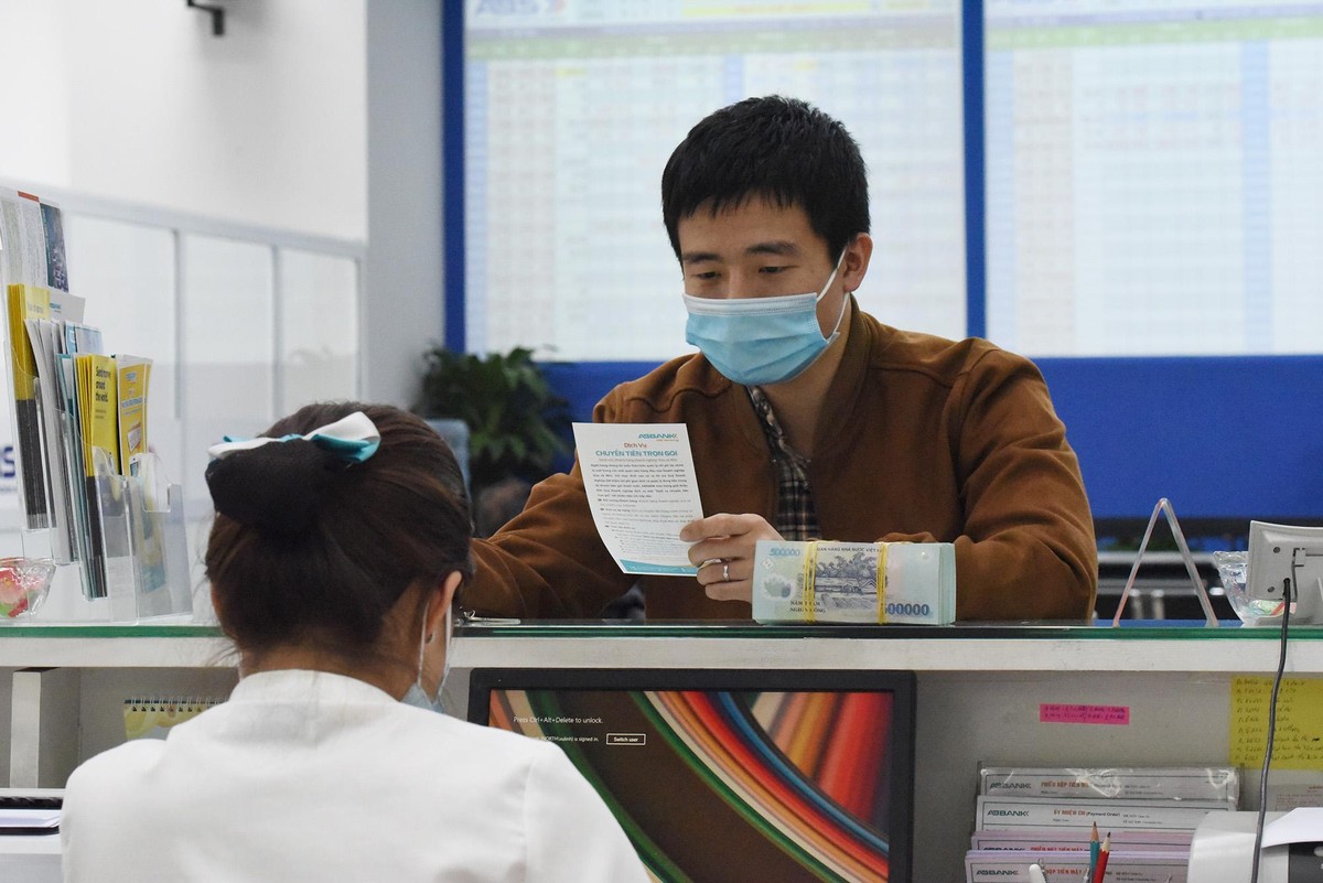 Lực cầu lớn khiến tổng khối lượng khớp lệnh đạt gần 665 triệu đơn vị, giá trị lên tới 14.619 tỷ đồng chỉ trong phiên buổi sáng nay.