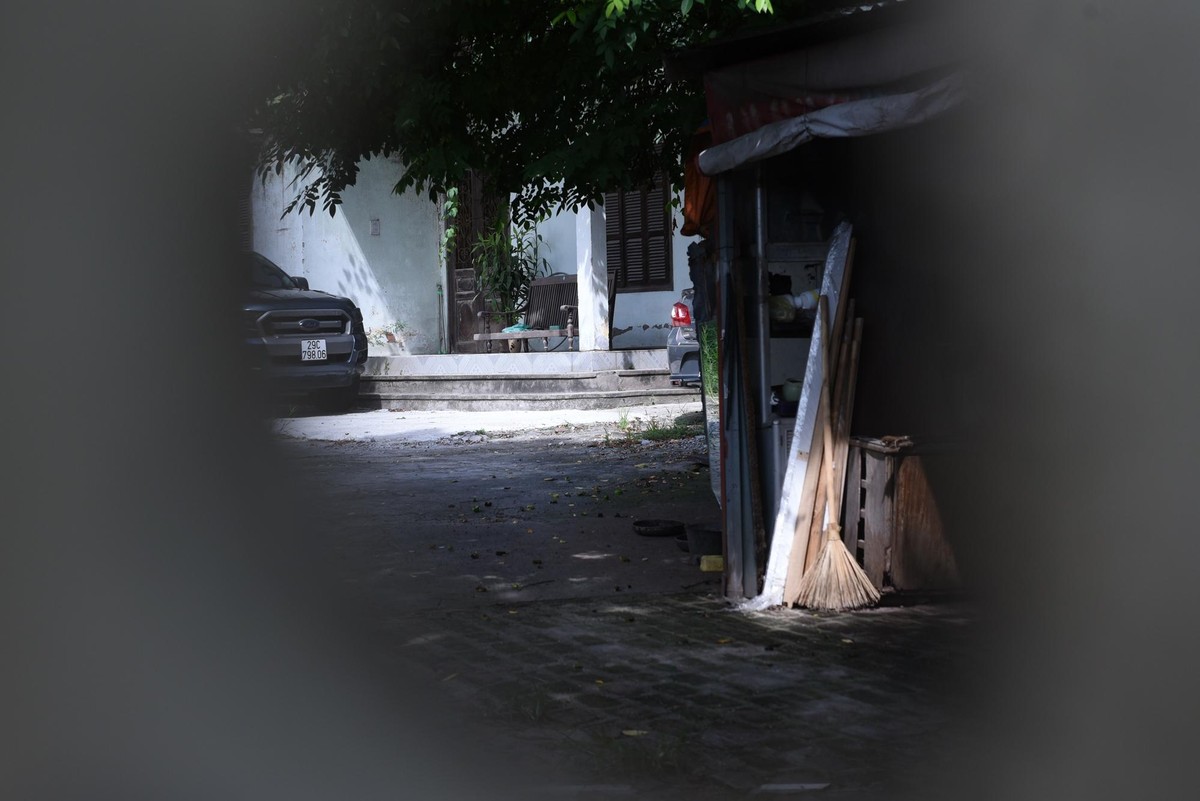 Cũng theo đăng ký kinh doanh, Tổng giám đốc kiêm Người đại diện pháp luật của CTCP Tập đoàn Đầu tư và Thương mại Toàn Cầu là ông Bùi Văn Việt (SN 1953). Ông Việt thường trú tại thôn Yên Trường, xã Trường Yên, huyện Chương Mỹ, TP. Hà Nội.