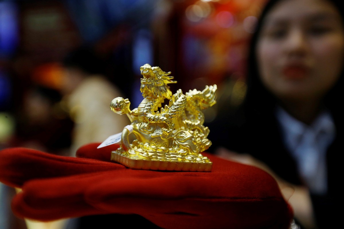 Ngoài các sản phẩm truyền thống, nhà vàng tung ra các sản phẩm tạc linh vật đại diện để mừng năm mới.