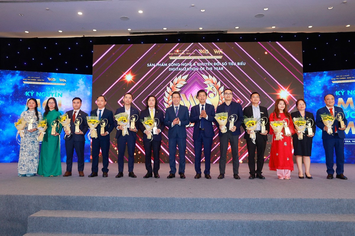Các đơn vị được vinh danh Sản phẩm công nghệ và chuyển đổi số tiêu biểu gồm: CTCP Chứng khoán Agribank, Ngân hàng TMCP Ngoại thương Việt Nam, Meey Group, Ngân hàng TMCP Xuất Nhập khẩu Việt Nam, CTCP Chứng khoán Kỹ Thương, Ngân hàng Nông nghiệp và Phát triển nông thôn Việt Nam, Công ty TNHH Chứng khoán ACB, Công ty TNHH Chứng khoán Maybank, CTCP Chứng khoán Rồng Việt, Công ty Cổ phần Đầu tư VAM, Ngân hàng TMCP Lộc Phát Việt Nam.