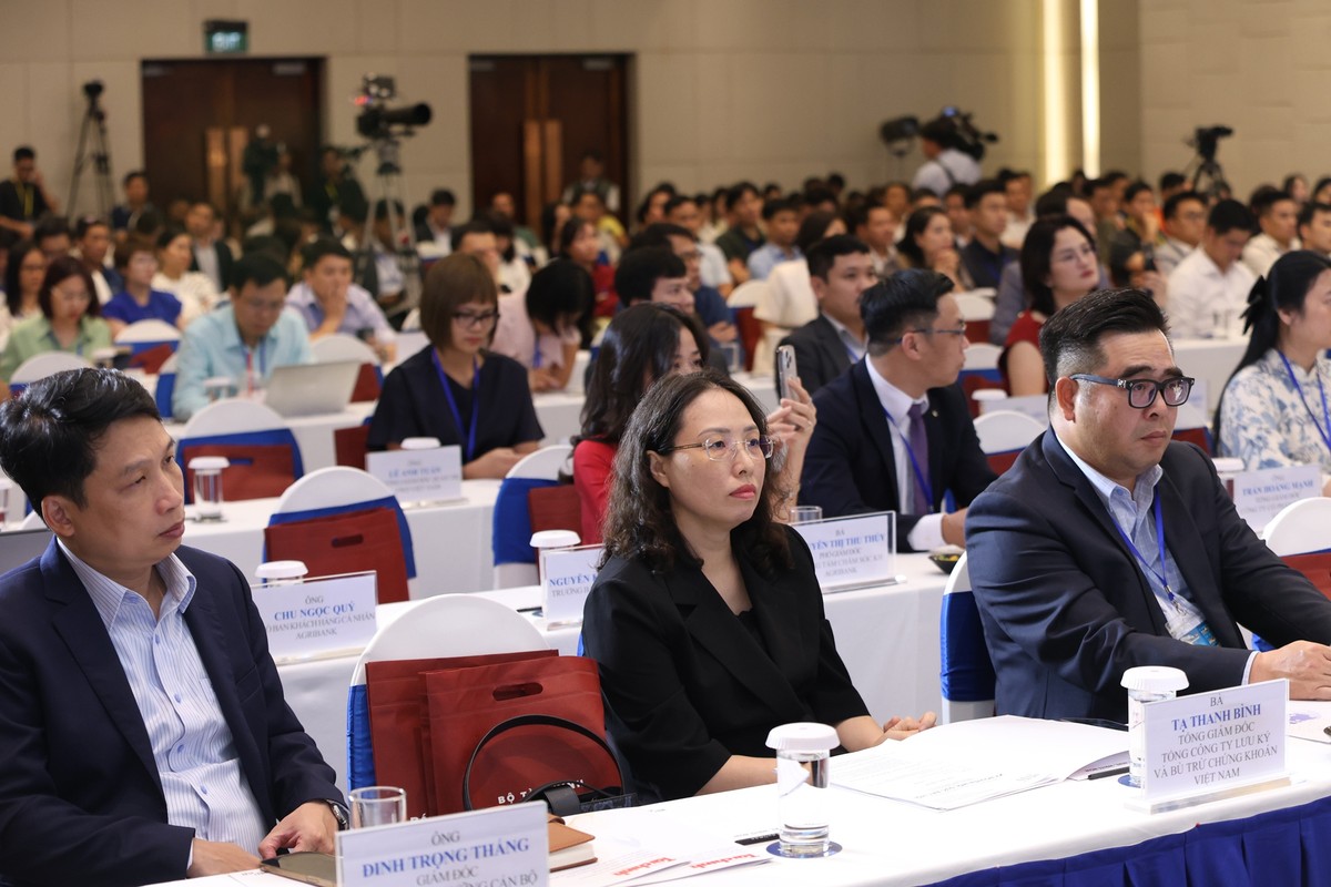 VWAS năm nay với sự tham gia của lãnh đạo các cơ quan quản lý nhà nước, các chuyên gia đầu ngành trong nước và quốc tế, hàng trăm khách mời đến tham dự tại khán phòng và đồng thời hàng nghìn nhà đầu tư theo dõi trực tiếp tại các kênh trực tuyến. Diễn đàn tiếp tục đặt mục tiêu hỗ trợ nhà đầu tư có thêm kiến thức, công cụ để lựa chọn sản phẩm, dịch vụ tài chính minh bạch, chuyên nghiệp, đồng thời góp phần thúc đẩy cộng đồng cố vấn tài chính phát triển bền vững.