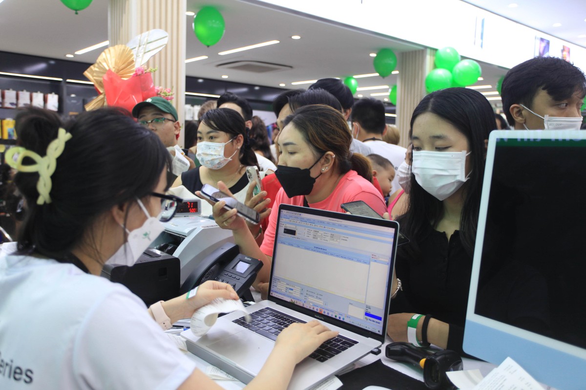 Với chính sách giá tốt cùng chế độ bảo hành rõ ràng, 24hStore nhận được sự yêu thích và tin tưởng của đông đảo khách hàng chọn mua.