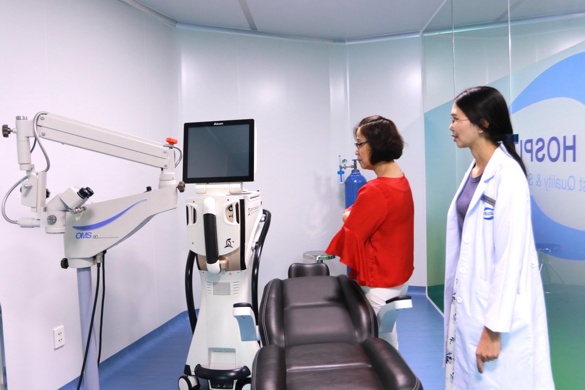 Phòng khám được trang bị các thiết bị hiện đại. Phòng khám được trang bị các thiết bị hiện đại.