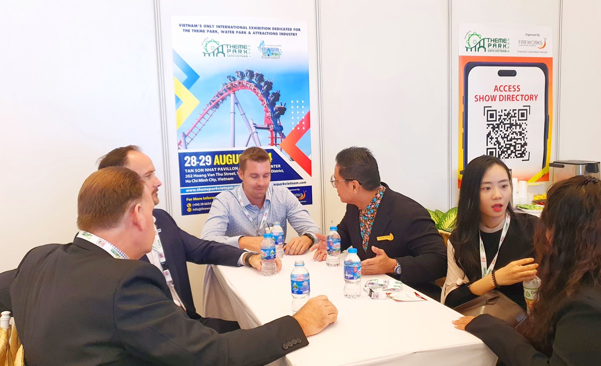 Nhiều dự án được bàn thảo để phát triển lĩnh vực công viên giải trí, công viên nước diễn ra tại triển lãm. Nhiều dự án được bàn thảo để phát triển lĩnh vực công viên giải trí, công viên nước diễn ra tại triển lãm.