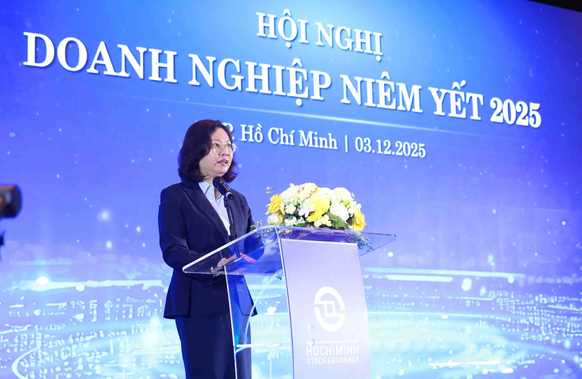 Bà Vũ Thị Chân Phương, Chủ tịch UBCK phát biểu chỉ đạo.