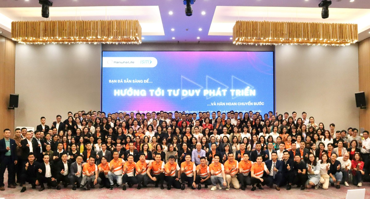 Đội ngũ nhân lực tinh nhuệ của Hanwha Life Việt Nam. Đội ngũ nhân lực tinh nhuệ của Hanwha Life Việt Nam.
