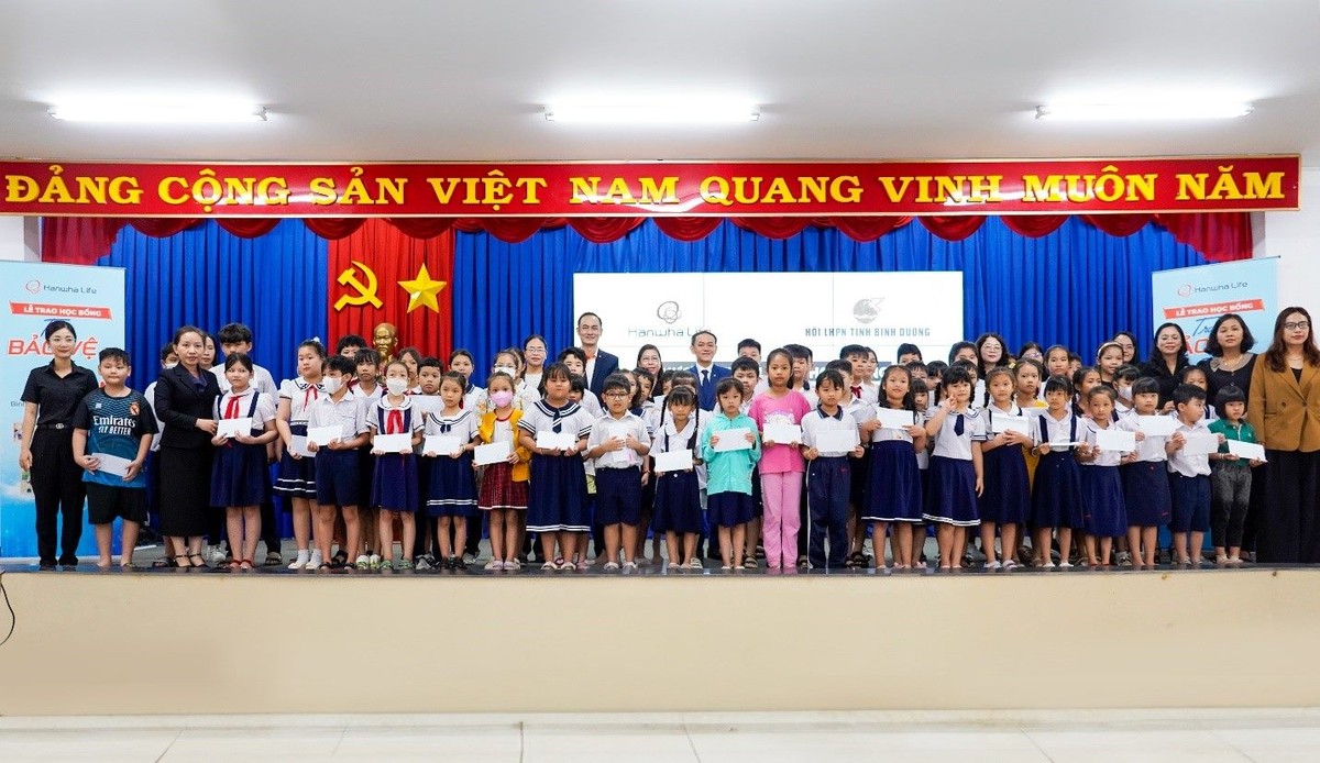 Hanwha Life Việt Nam tích cực triển khai hoạt động trách nhiệm xã hội tại nhiều địa phương Hanwha Life Việt Nam tích cực triển khai hoạt động trách nhiệm xã hội tại nhiều địa phương