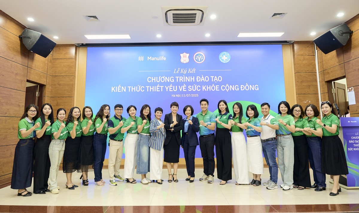 Việc hiểu biết về các vấn đề sức khỏe cộng đồng giúp tư vấn viên giải đáp và hỗ trợ tốt hơn những thắc mắc liên quan đến chi trả quyền lợi y tế. Ảnh: Hiền Hà