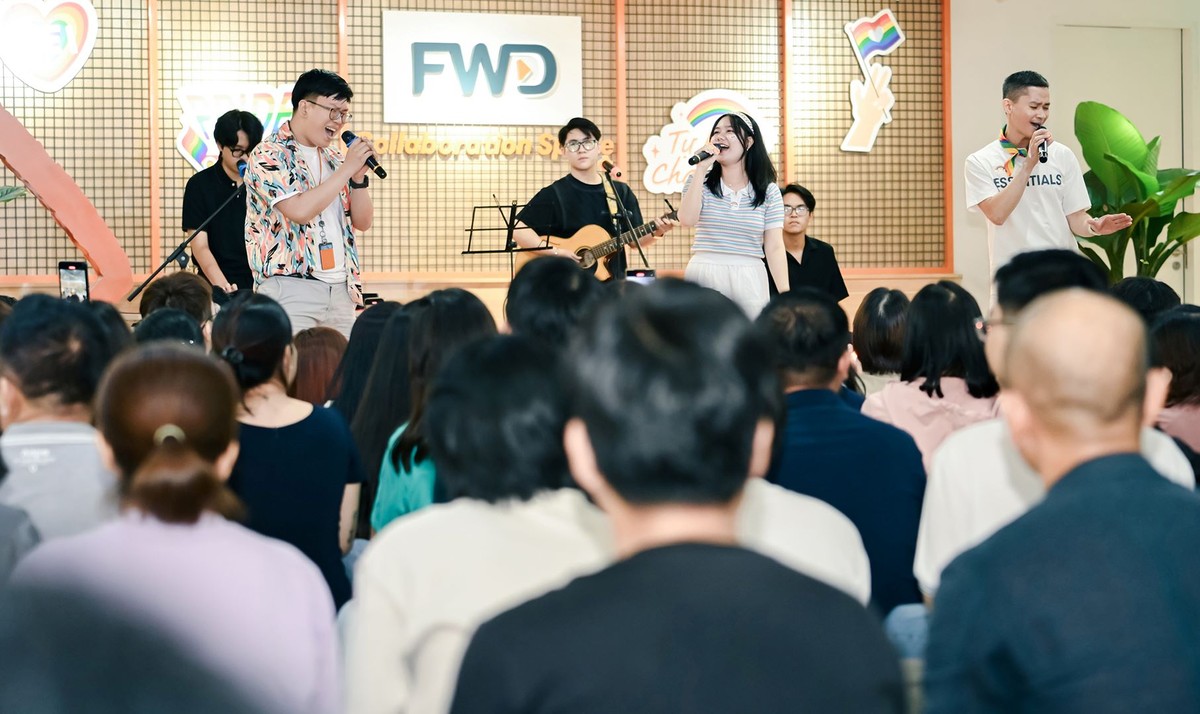 FWD Việt Nam khuyến khích nhân viên nói lên tiếng nói cá nhân và lắng nghe lẫn nhau, góp phần xây dựng môi trường làm việc cởi mở, giàu sự thấu hiểu