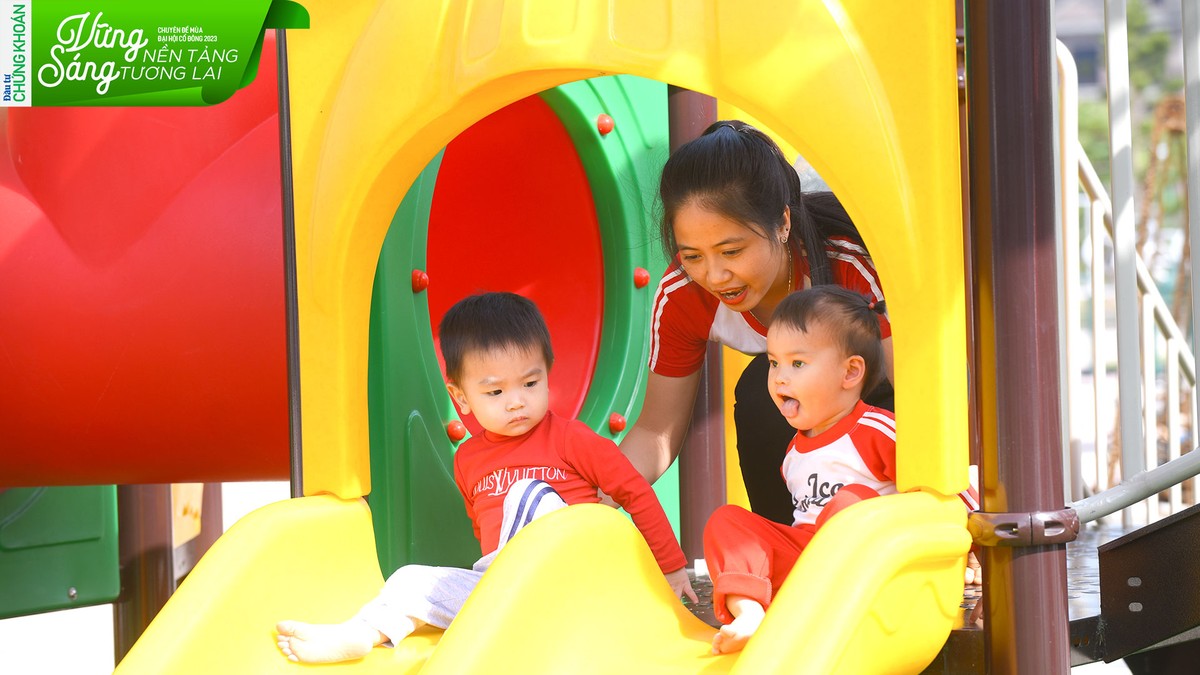 Các dịch vụ, khu vui chơi trong Khu đô thị Bắc quốc lộ 32 mang lại nhiều tiện ích cho cư dân. Các dịch vụ, khu vui chơi trong Khu đô thị Bắc quốc lộ 32 mang lại nhiều tiện ích cho cư dân.