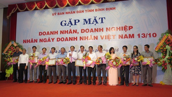 Bình Định vinh danh 14 doanh nghiệp và 8 doanh nhân tiêu biểu ảnh 1 Bình Định vinh danh 14 doanh nghiệp và 8 doanh nhân tiêu biểu ảnh 1