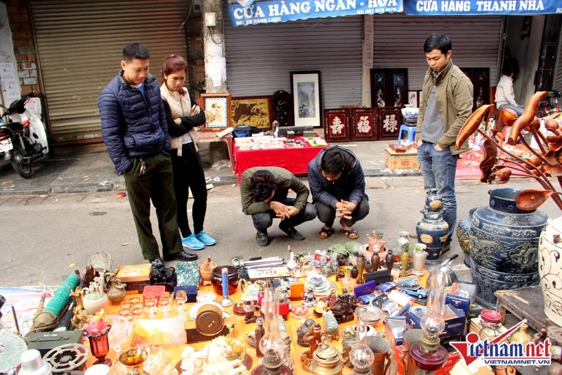 Người Hà Nội chen chân đi phiên chợ cuối cùng của năm ảnh 17