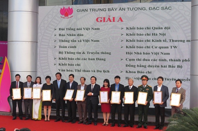 Nhà báo phát hiện, phản ánh tiêu cực, tham nhũng sẽ không cô đơn ảnh 2 Nhà báo phát hiện, phản ánh tiêu cực, tham nhũng sẽ không cô đơn ảnh 2
