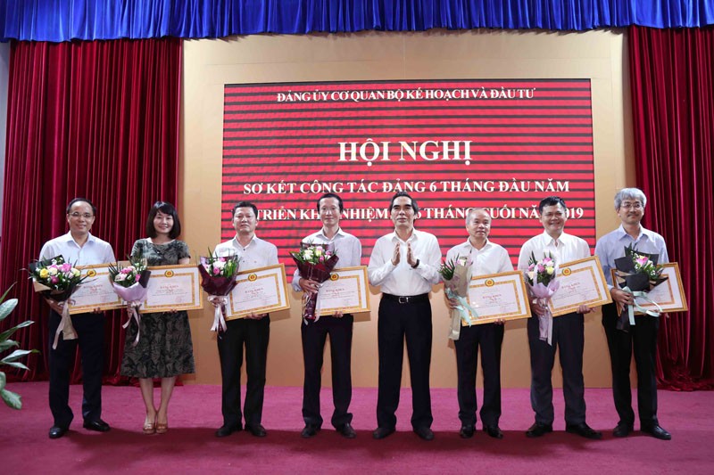 Bộ Kế hoạch và Đầu tư: Phát huy vai trò cơ quan tham mưu, thực hiện tốt các nhiệm vụ chính trị ảnh 2 Bộ Kế hoạch và Đầu tư: Phát huy vai trò cơ quan tham mưu, thực hiện tốt các nhiệm vụ chính trị ảnh 2