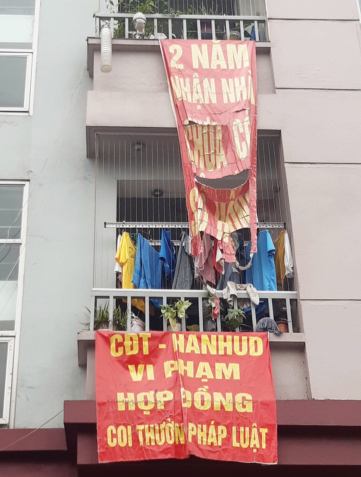 Nợ sổ hồng, nhiều chủ đầu tư nhờn luật ảnh 1 Nợ sổ hồng, nhiều chủ đầu tư nhờn luật ảnh 1