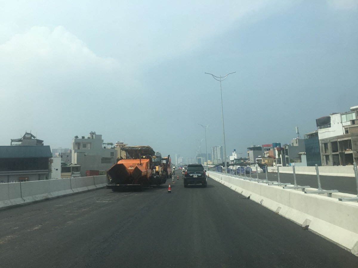 Dự án xây dựng cầu cạn đoạn Mai Dịch - Nam Thăng Long hiện đã hoàn thành hơn 98% khối lượng. Dự án xây dựng cầu cạn đoạn Mai Dịch - Nam Thăng Long hiện đã hoàn thành hơn 98% khối lượng.