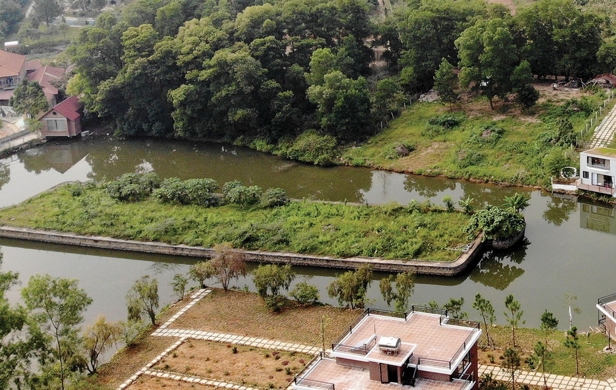 Cảnh hoang tàn tại một dự án homestay đầu tư dở dang trên đất rừng phòng hộ, xã Minh Trí, huyện Sóc Sơn sau khi Thanh tra TP. Hà Nội có kết luận về công tác quản lý đất đai ở địa phương Cảnh hoang tàn tại một dự án homestay đầu tư dở dang trên đất rừng phòng hộ, xã Minh Trí, huyện Sóc Sơn sau khi Thanh tra TP. Hà Nội có kết luận về công tác quản lý đất đai ở địa phương