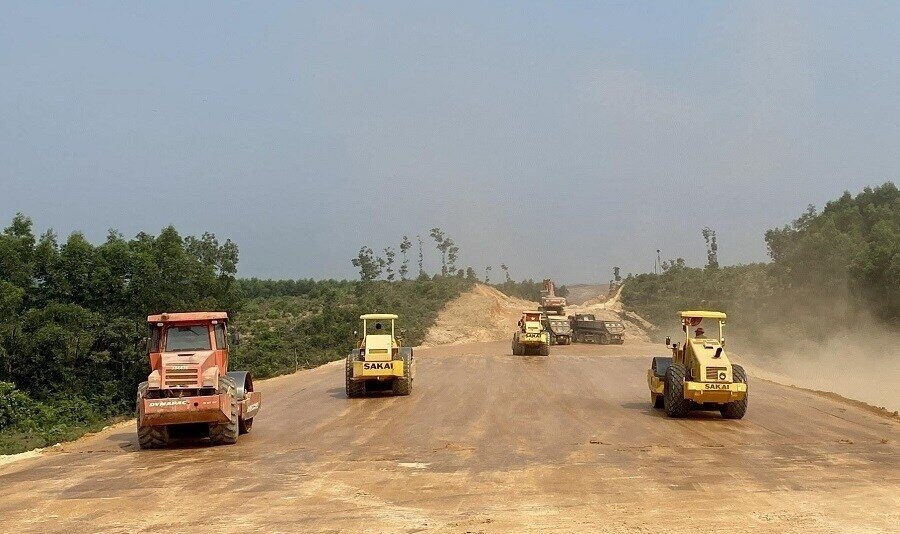 Việc huy động vốn tín dụng cho 5 dự án PPP cao tốc Bắc - Nam phía Đông vẫn là một ẩn số. Việc huy động vốn tín dụng cho 5 dự án PPP cao tốc Bắc - Nam phía Đông vẫn là một ẩn số.