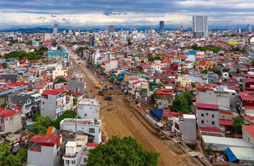 Toàn bộ tuyến đường Hồ Sen - Cầu Rào 2 nhìn từ trên cao. Ảnh: Hồng Phong Toàn bộ tuyến đường Hồ Sen - Cầu Rào 2 nhìn từ trên cao. Ảnh: Hồng Phong