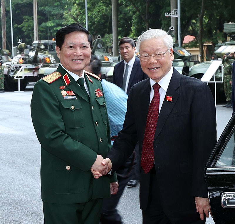 Tổng Bí thư, Chủ tịch nước Nguyễn Phú Trọng và Đại tướng Ngô Xuân Lịch, Bộ trưởng Bộ Quốc phòng tại Đại hội đại biểu Đảng bộ Quân đội lần thứ XI (Ảnh: Cổng TTĐT Bộ Quốc phòng) Tổng Bí thư, Chủ tịch nước Nguyễn Phú Trọng và Đại tướng Ngô Xuân Lịch, Bộ trưởng Bộ Quốc phòng tại Đại hội đại biểu Đảng bộ Quân đội lần thứ XI (Ảnh: Cổng TTĐT Bộ Quốc phòng)