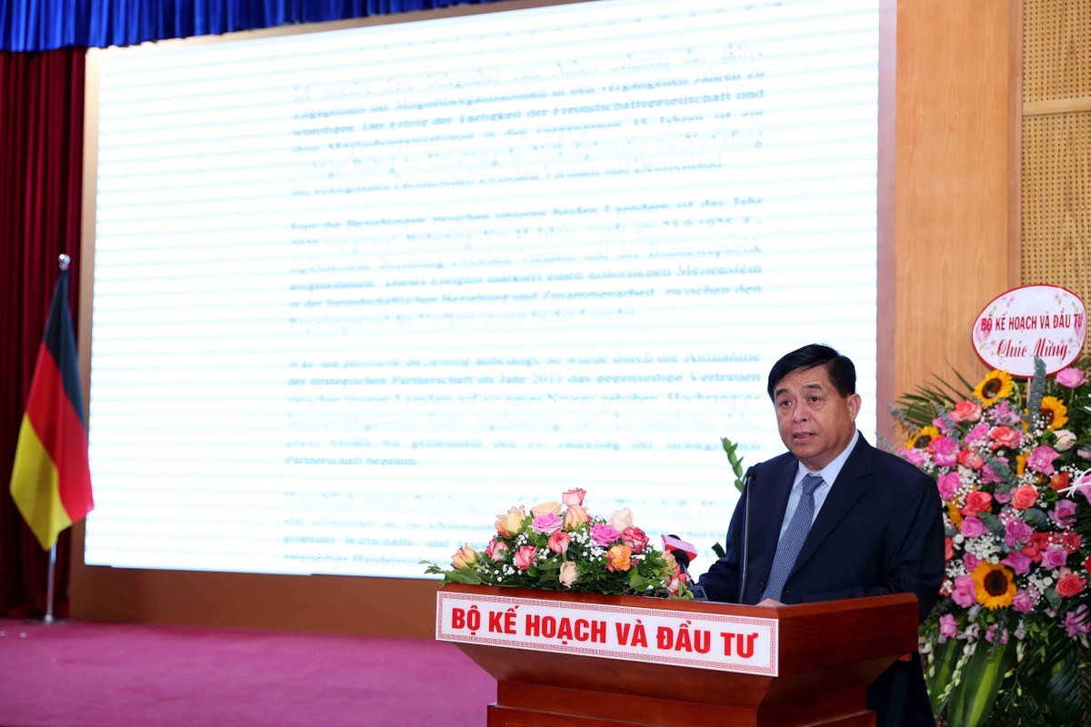 Bộ trưởng Bộ Kế hoạch và Đầu tư Nguyễn Chí Dũng, Chủ tịch Hội Hữu nghị Việt Nam - Đức Bộ trưởng Bộ Kế hoạch và Đầu tư Nguyễn Chí Dũng, Chủ tịch Hội Hữu nghị Việt Nam - Đức