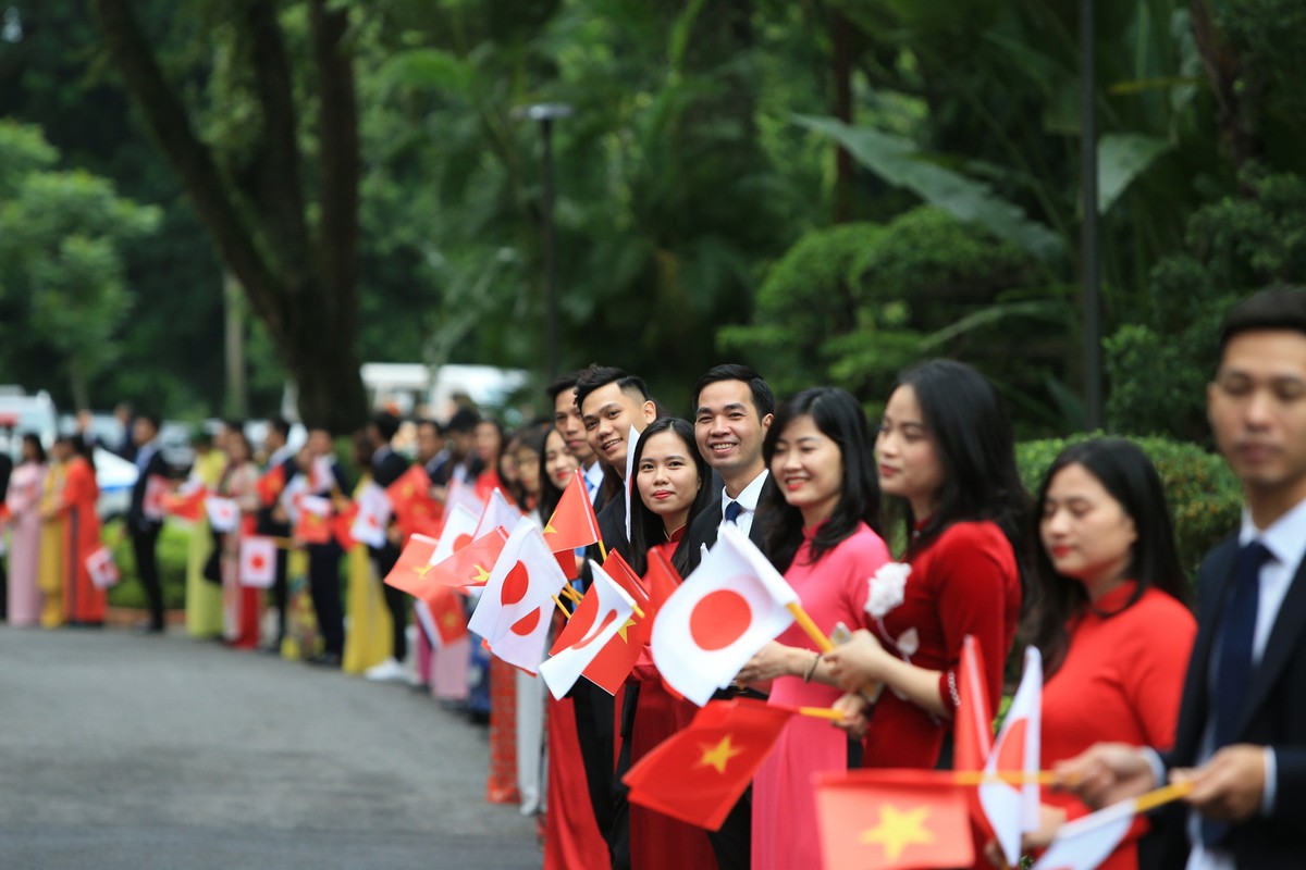 Diễn ra trong bối cảnh quan hệ Đối tác chiến lược sâu rộng Việt Nam - Nhật Bản đang tiếp tục phát triển tốt đẹp, chuyến thăm nhằm tiếp tục quan hệ Đối tác chiến lược sâu rộng Việt Nam - Nhật Bản. Diễn ra trong bối cảnh quan hệ Đối tác chiến lược sâu rộng Việt Nam - Nhật Bản đang tiếp tục phát triển tốt đẹp, chuyến thăm nhằm tiếp tục quan hệ Đối tác chiến lược sâu rộng Việt Nam - Nhật Bản.